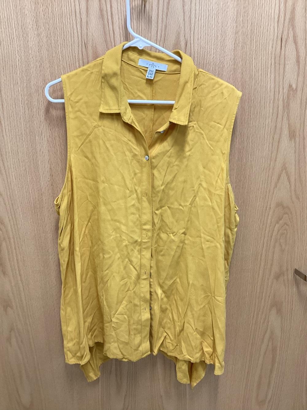 Eyelet Yellow Sleeveless Button-Front Women's Top